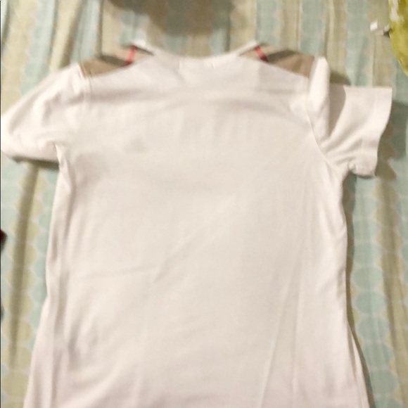 White: plaid shoulders Burberry tee size 10 boys - Picture 4 of 4